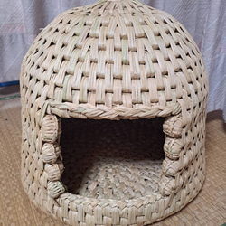 猫ちぐら(稲わら製品)、猫の家、わら細工 作品no.87 ハウス・小屋 amu