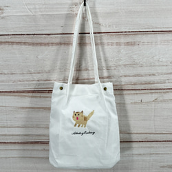 【現品限り】【送料無料】驚き猫のワンポイント刺繍 内ポケット付きトートバッグ 1枚目の画像