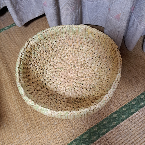 猫ちぐら おわん型 (稲わら製品)、猫ベッド、わら細工 大きめサイズ