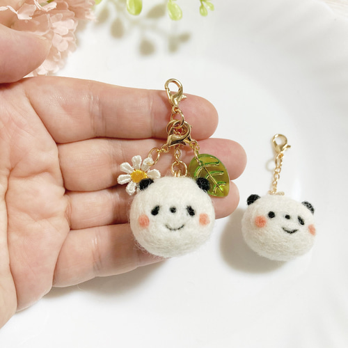 サンタになった雪だるぱん☆羊毛フェルトのふわふわパンダふわ