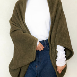 受注製作 秋冬のサッと羽織れるたっぽりカーディガン カーキグリーン 1枚目の画像