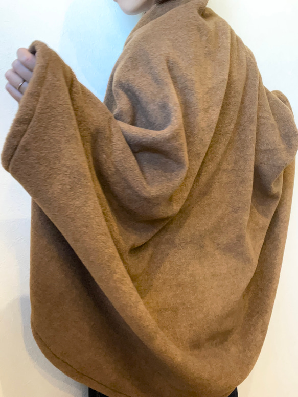 受注製作 秋冬のサッと羽織れるたっぽりカーディガン キャメルブラウン 4枚目の画像