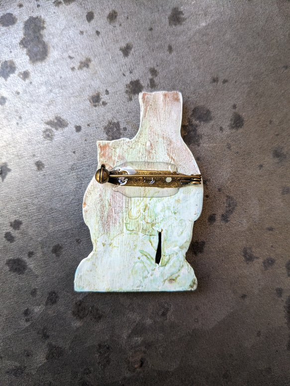 〈樹脂粘土〉シロクマのブローチ 2枚目の画像