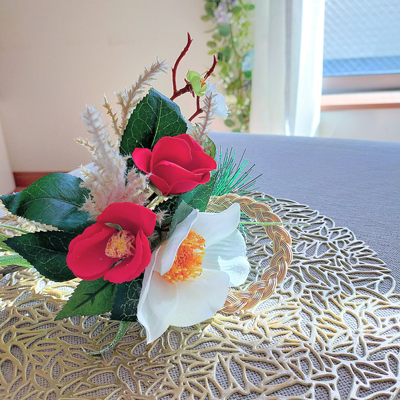 お正月/ちょこっと飾れる 小さめ紅白椿の迎春2wayテーブルブーケ/アーティフィシャル 5枚目の画像