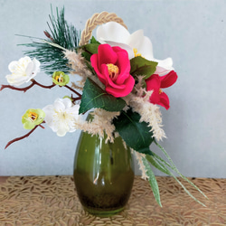 お正月/ちょこっと飾れる 小さめ紅白椿の迎春2wayテーブルブーケ/アーティフィシャル 3枚目の画像