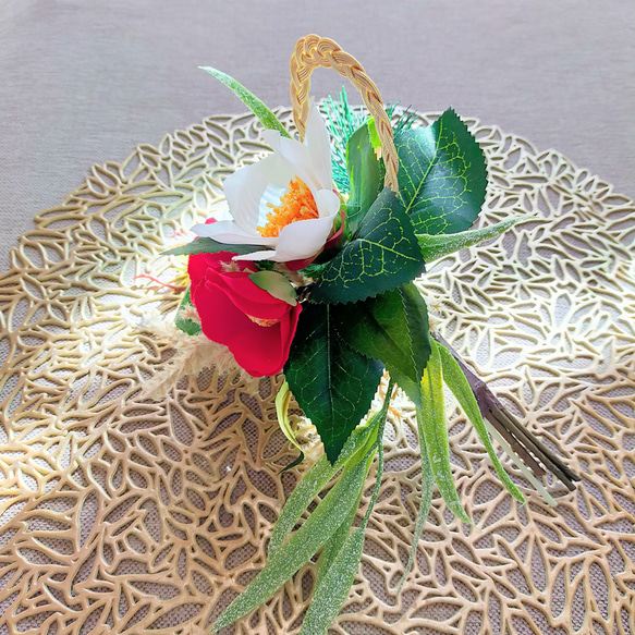 お正月/ちょこっと飾れる 小さめ紅白椿の迎春2wayテーブルブーケ/アーティフィシャル 8枚目の画像