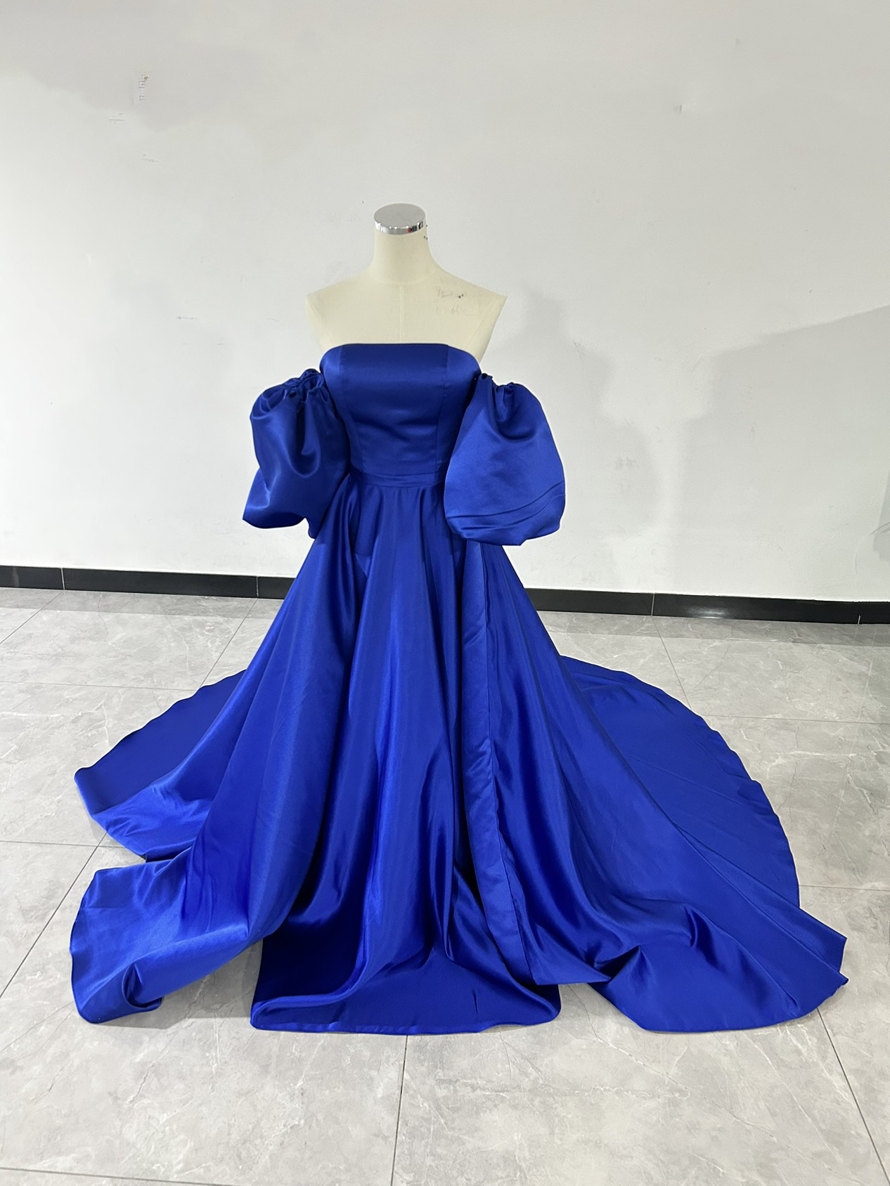 送料無料！カラードレス ブルー  オフショルダー ロングトレーン 前撮り