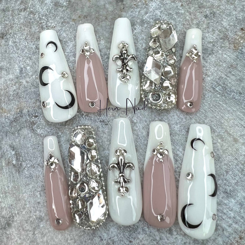 ライトブルーキルティングデカパーツQUEENネイルチップ