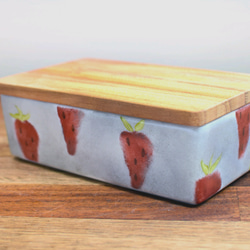 いちご×グレーのバターケース（木製の蓋） 2枚目の画像