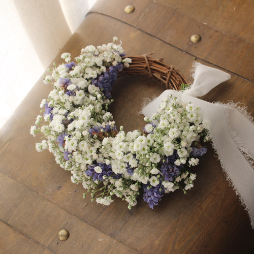 かすみそうとブルースターチスのハーフリース ドライフラワー petit