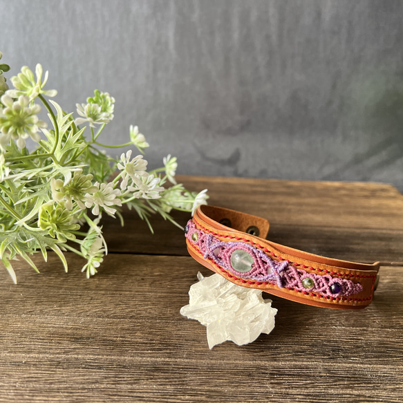 【Fluorite Macrame Leather Bracelet】フローライトのマクラメレザーブレスレット 2枚目の画像