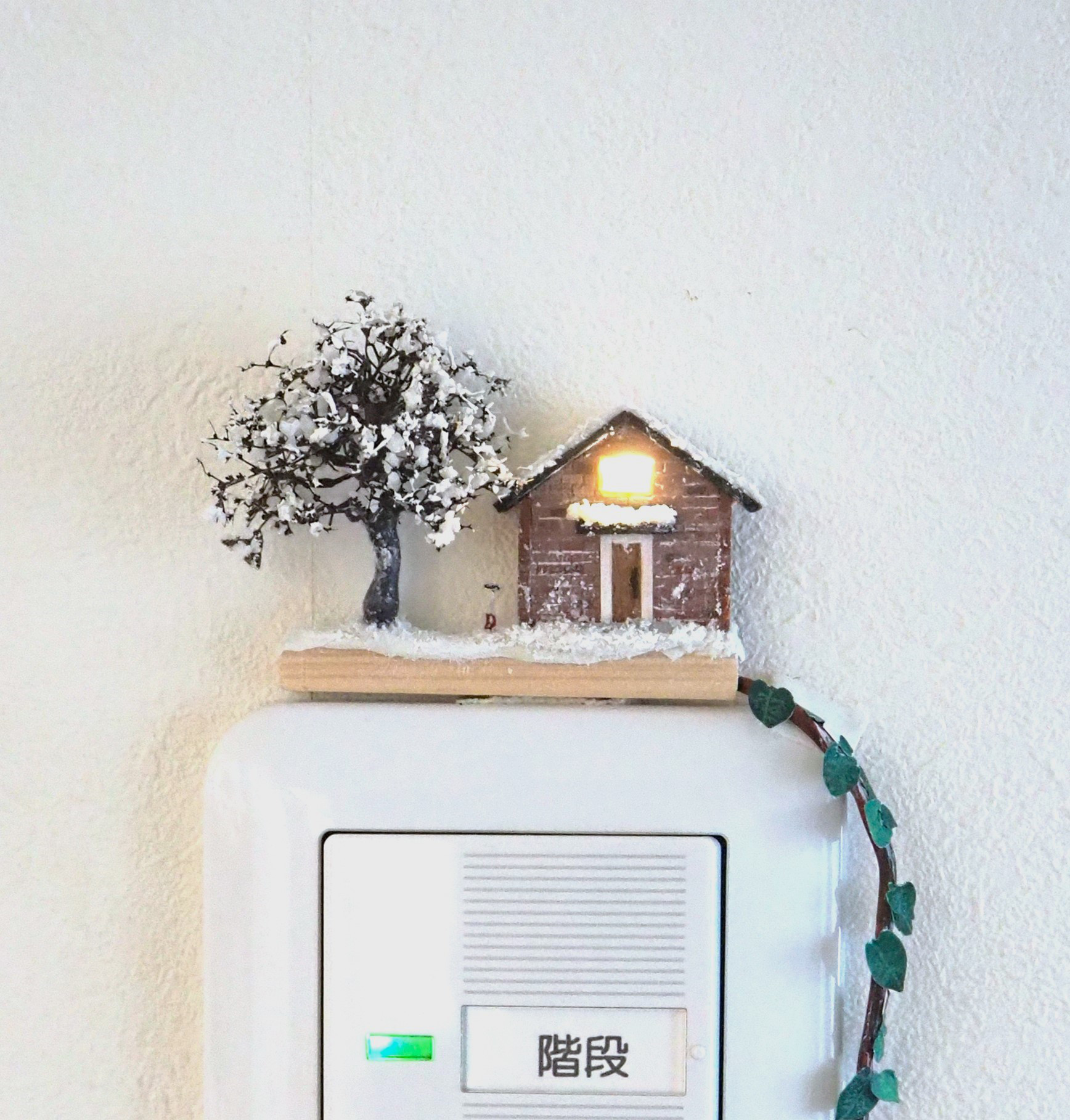 照明ｽｲｯﾁ上置物【雪の家】