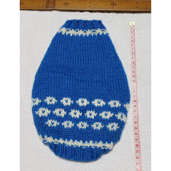 〈お年玉セール〉下記より2割引❤️犬用　手編み　ブルー地白の編み込み模様セーター 1枚目の画像