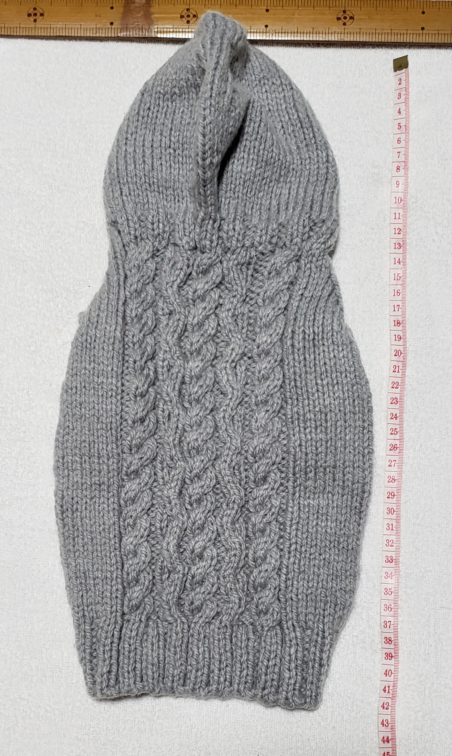 〈お年玉セール〉下記より2割引❤️犬用　手編み　グレーアラン模様フード付きセーター