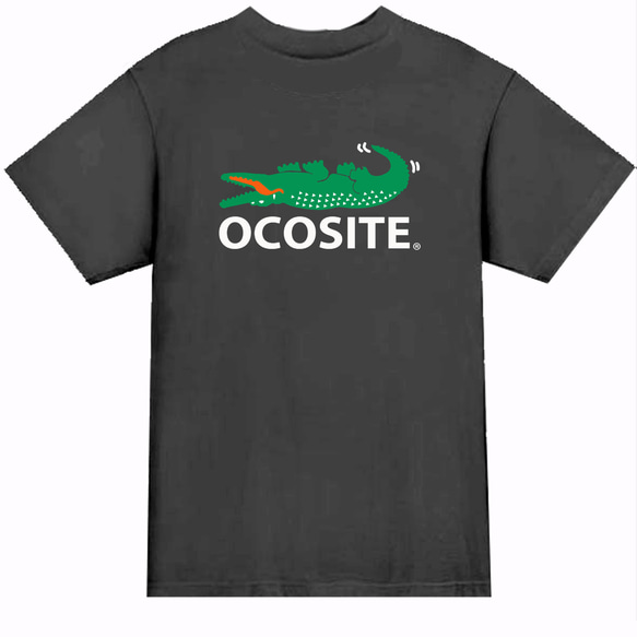 ［OCOSITE］5ozバックプリントオコシテ(ワニ緑)半袖Tシャツ パロディ 面白い おもしろい プレゼント 1枚目の画像