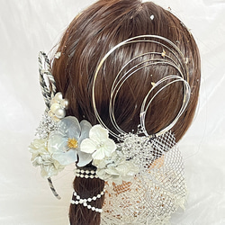 成人式　＆　結婚式　パールシルバーフラワー髪飾り　水引　髪飾り　水引き髪飾り　紐アレンジ　金箔 3枚目の画像