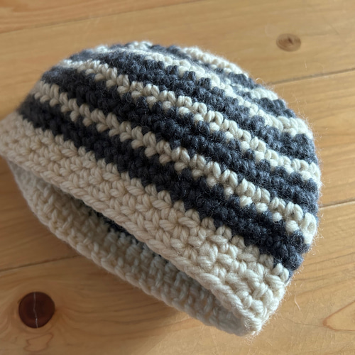 まん丸フォルムのニット帽 ストライプ ニット帽・ビーニー
