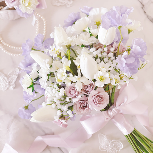 淡いラベンダーとホワイトのブーケ チューリップブーケ アーティ