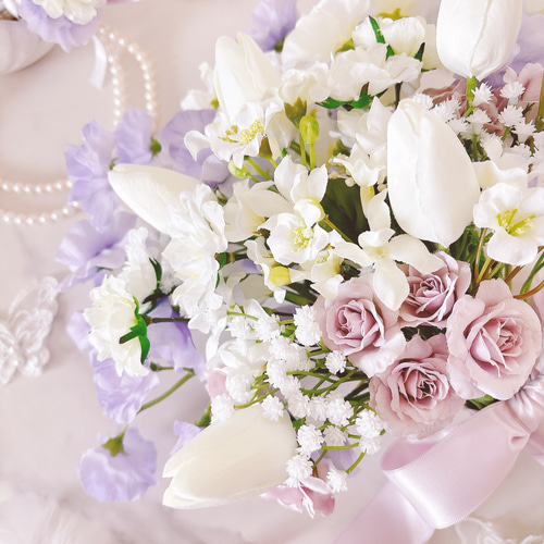 淡いラベンダーとホワイトのブーケ チューリップブーケ アーティ