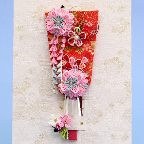 金襴や縮緬を使用した、つまみ細工の簪羽子板 ポップ 白桜