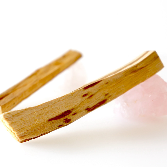 ＜馨る森の息吹＞ ペルー産パロサントスティック＆ローズクォーツ（ラフロック）＆芳香ミストセット 9枚目の画像