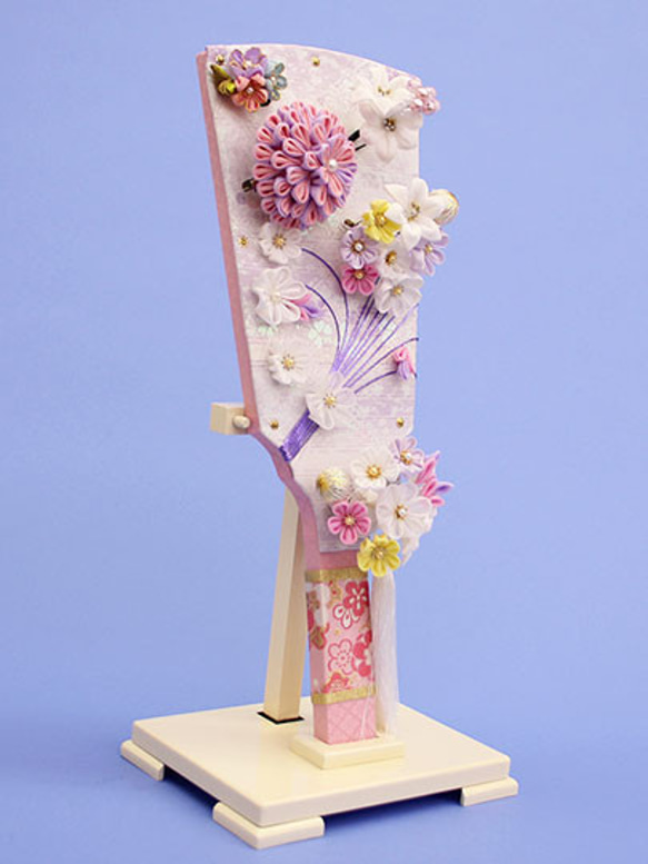 金襴や縮緬を使用した、つまみ細工の簪羽子板　Flor　白桜アクリルケース飾り 