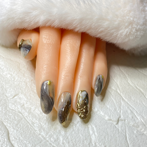 新作⭐︎フラワーゴールドマーブルニュアンスシーリング3Dネイル
