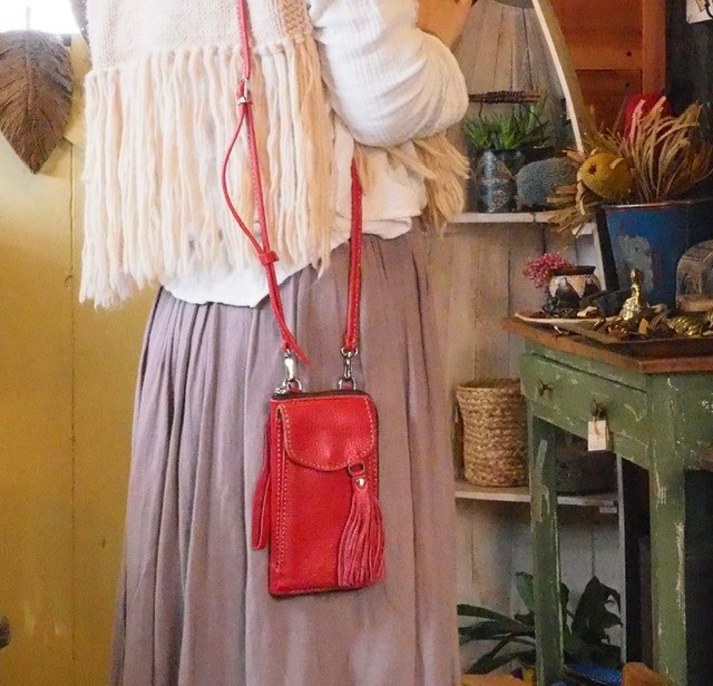 ウォレットショルダー スマホケース 本革 牛革 お財布　ポシェット　旅行　レザー　かわいい