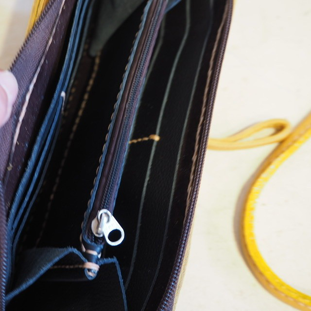 ウォレットショルダー スマホケース 本革 牛革 お財布　ポシェット　旅行　レザー　かわいい