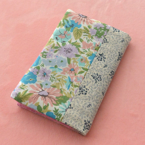 リバティ　ライトブルー＆ピンク花柄と小花柄の名刺・カードケース 3枚目の画像