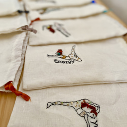 embroidery yoga pose pouch1 7枚目の画像