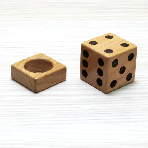 欅（ケヤキ）のサイコロ 5cm角 立体・オブジェ 内海木工所 通販