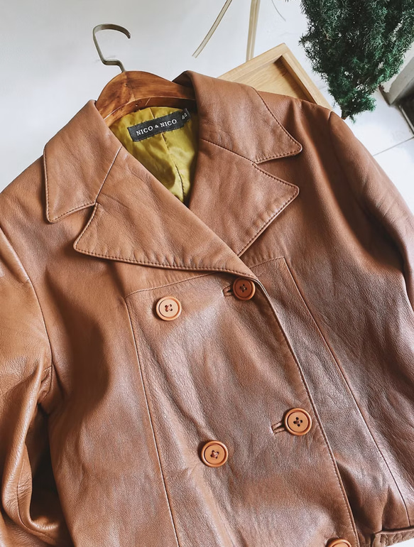 乳咖色經典俐落雙排釦 古董真皮長版風衣外套皮衣 Leather jacke 第9張的照片