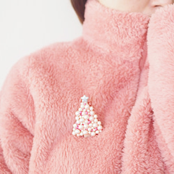 Christmas tree *.・pink【ビーズ刺繍ブローチ】 4枚目の画像