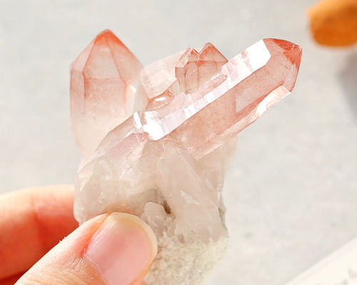 レムリアンシードピンク水晶結晶、純天然、原石、純天然水晶2.１キロ ピンクレムリアン クラスター 原石｜レムリアンシードクリスタル