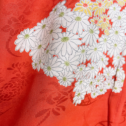 アンティーク 着物ガウン レトロ 着物リメイク 和装コート 和柄 ロング 和モード 男女兼用 赤花 N51104 4枚目の画像
