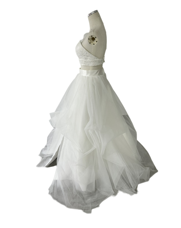 ウェディングドレス  フロントスリット   ショルダー型   ツーピース   ラッフルフリル  花嫁 3枚目の画像
