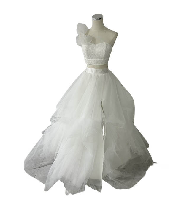 ウェディングドレス  フロントスリット   ショルダー型   ツーピース   ラッフルフリル  花嫁 1枚目の画像
