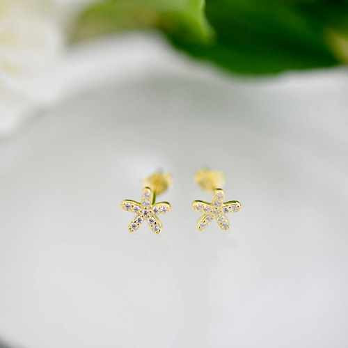 ミニジャスミンの花 のスタッドピアス イヤリング ゴールド