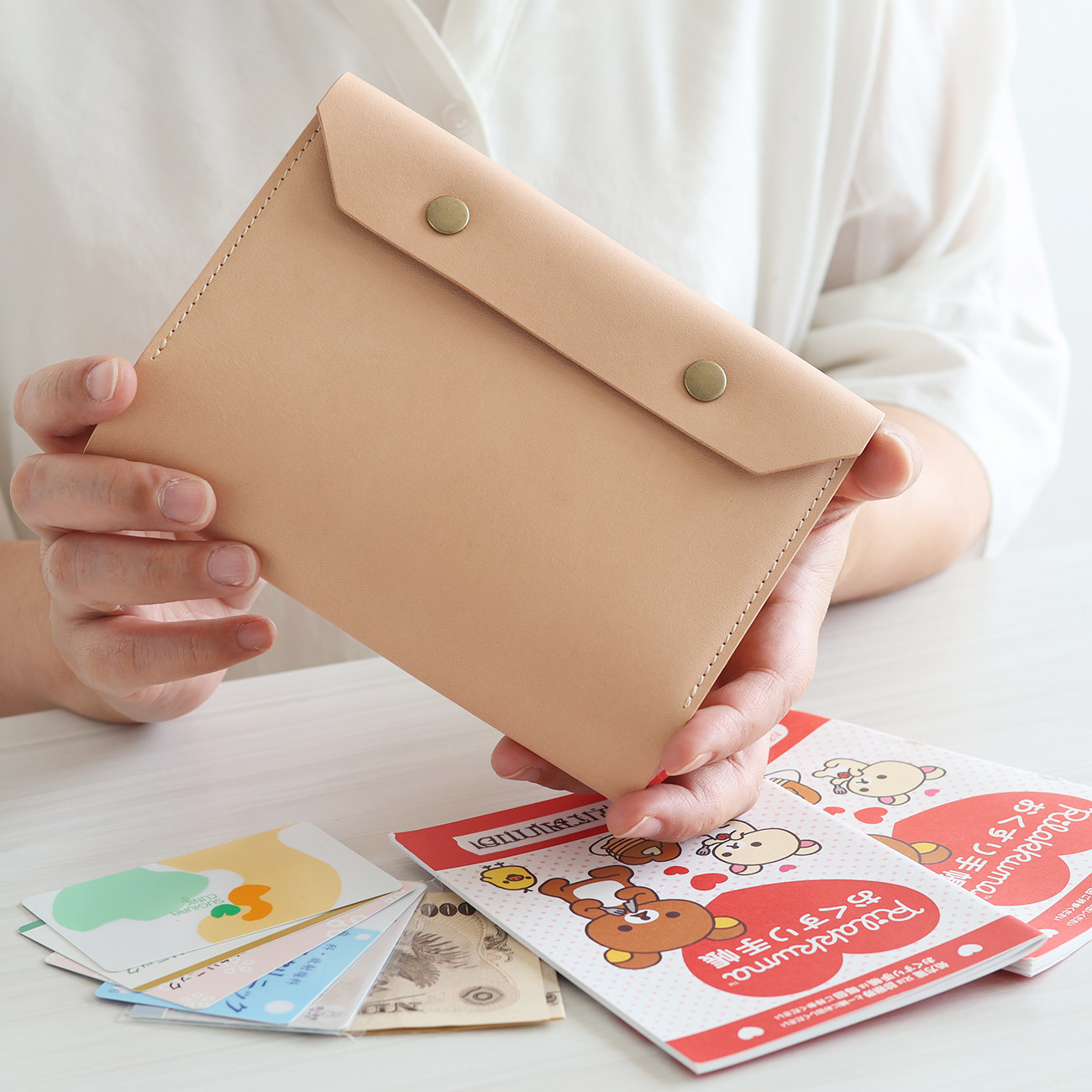 二児の母が考えたお薬手帳ケース LF-004 ヌメ革ALL レザー 革 お薬手帳 診察券ケース 財布、キーケースにもなる