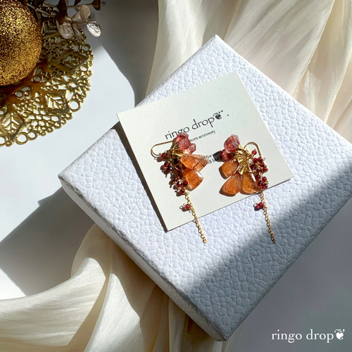 ✴︎クリスマスの煌めきを✴︎ 天然石ピアス＊サンストーン