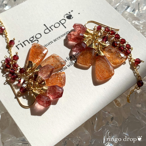 ✴︎クリスマスの煌めきを✴︎ 天然石ピアス＊サンストーン