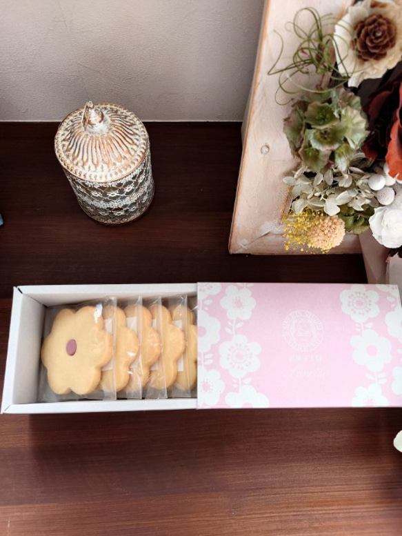 クッキー　お花クッキー５枚セット（真白）　プレゼント　かわいい　お花　贈り物　 2枚目の画像