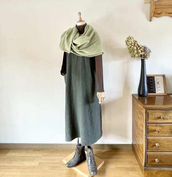 ウールの手織り　着るストール（うぐいす色） W1389981169(10725円)