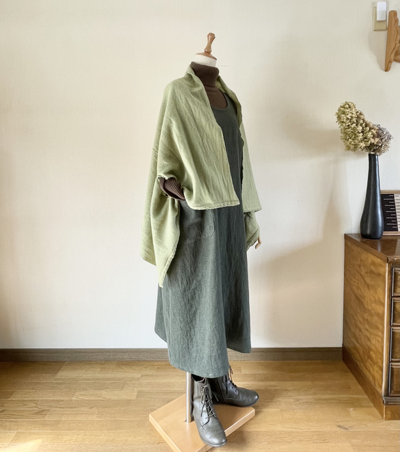 ウールの手織り　着るストール（うぐいす色） W1389981169(10725円)