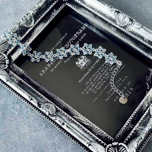 再販】雪の結晶モチーフをつなげたジュエリーステッチブレスレット