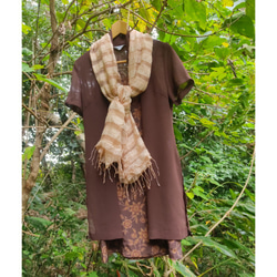 屋久島のガジュマル染めストール-シルク紬二重織り横縞（アプリコットピンク） 6枚目の画像
