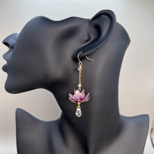一輪花 -蓮- 京紫色 ピアス/イヤリング ディップアート 一輪花 -蓮- 京紫色 ピアス/イヤリング ディップアート