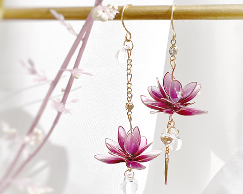 紫色フラワーピアス（オリジナルボックス付き） 蓮 京紫（ピンク） （フック）p1127 ピアス（フック・チェーン） Cuore