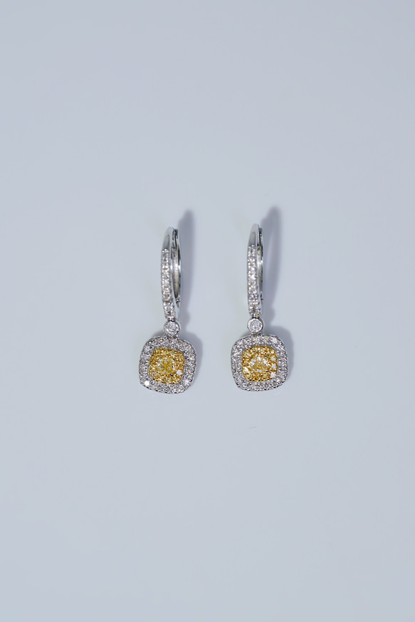 イエローダイヤモンドピアス0.6ct　k18 4枚目の画像